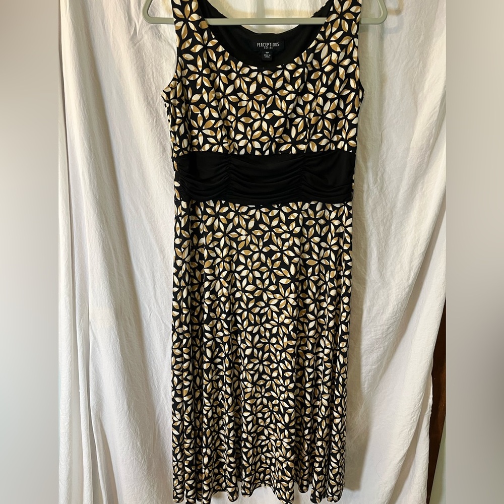 Perceptions Black and Gold Patterned Dress like new very flattering